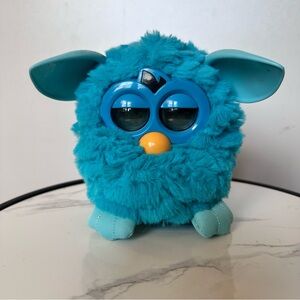 Hasbro Furby A Mind Of Its Own Blue Teal Bird